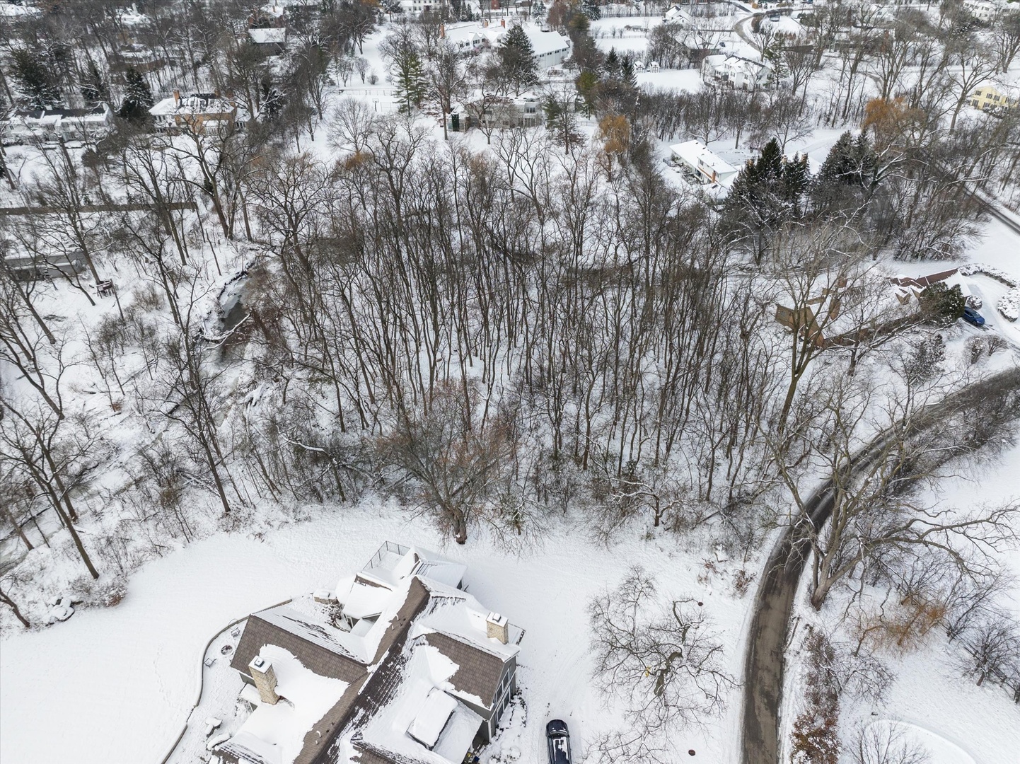 2058 Suffork Road, Northfield, IL 60093