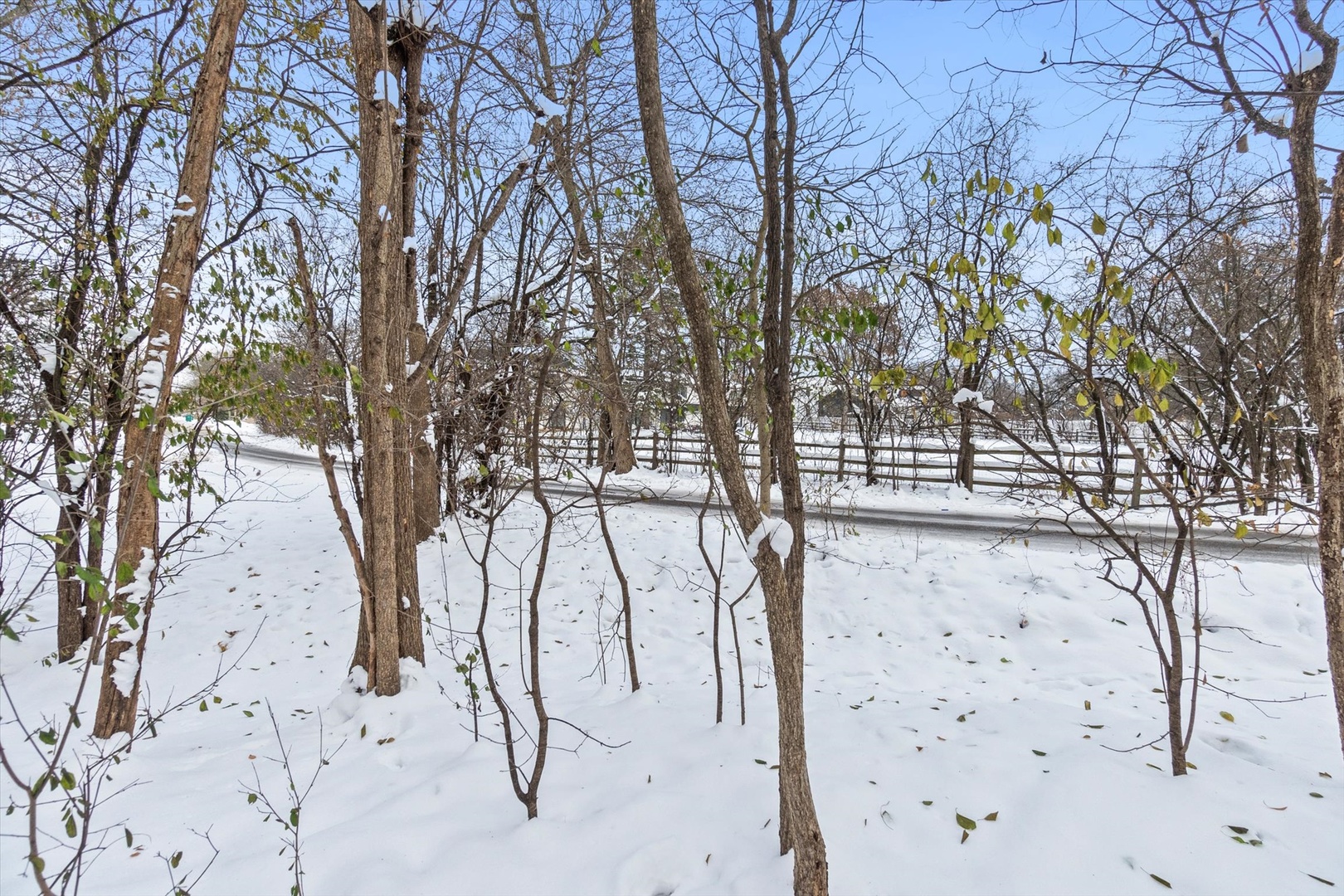 2058 Suffork Road, Northfield, IL 60093