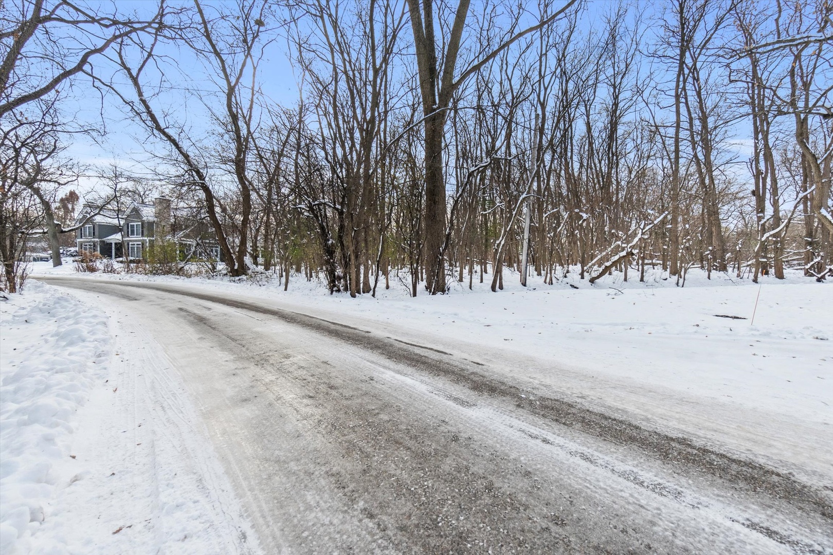 2058 Suffork Road, Northfield, IL 60093