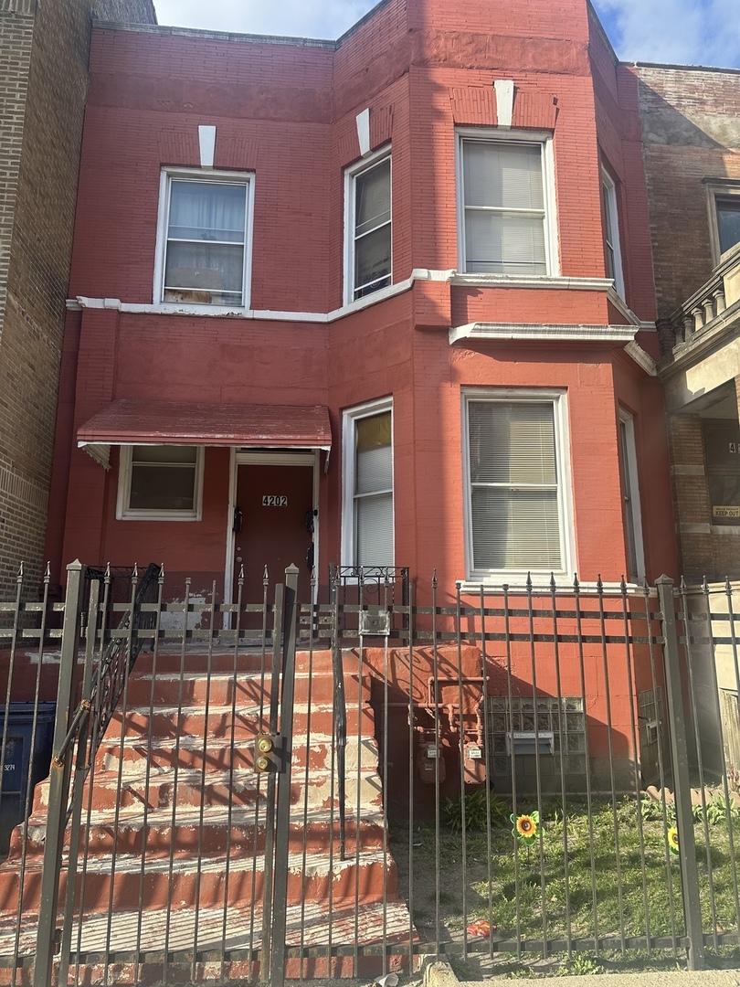 4202 W Jackson Boulevard, Chicago, IL 60624