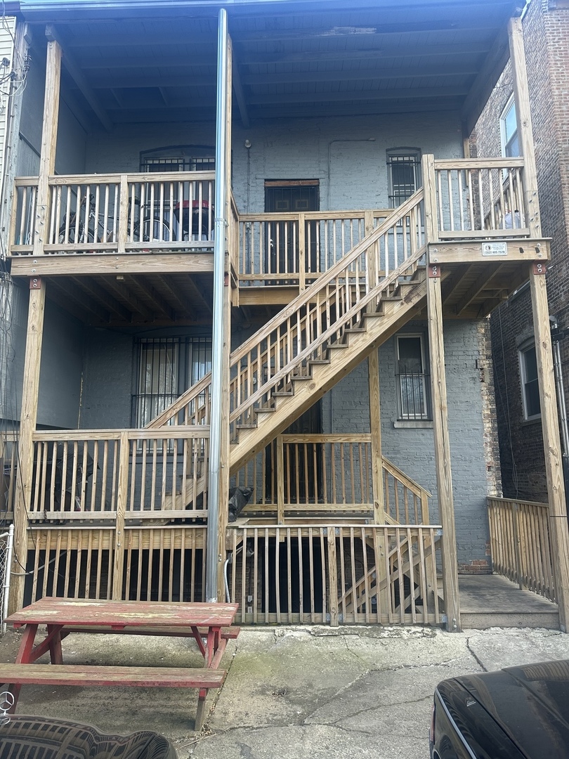 4202 W Jackson Boulevard, Chicago, IL 60624