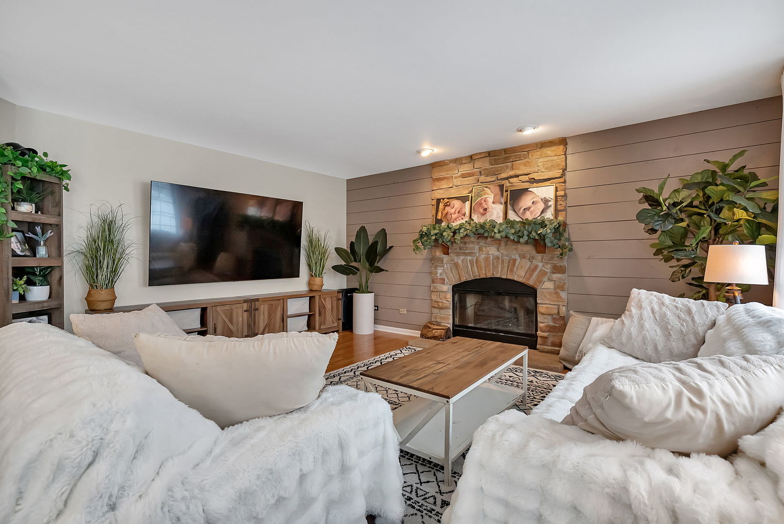 300 Wabena Court, Minooka, IL 60447