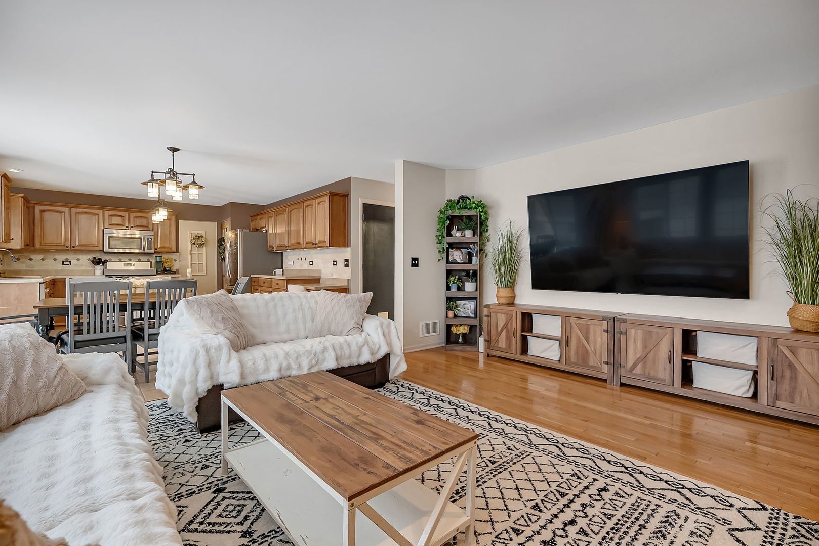 300 Wabena Court, Minooka, IL 60447