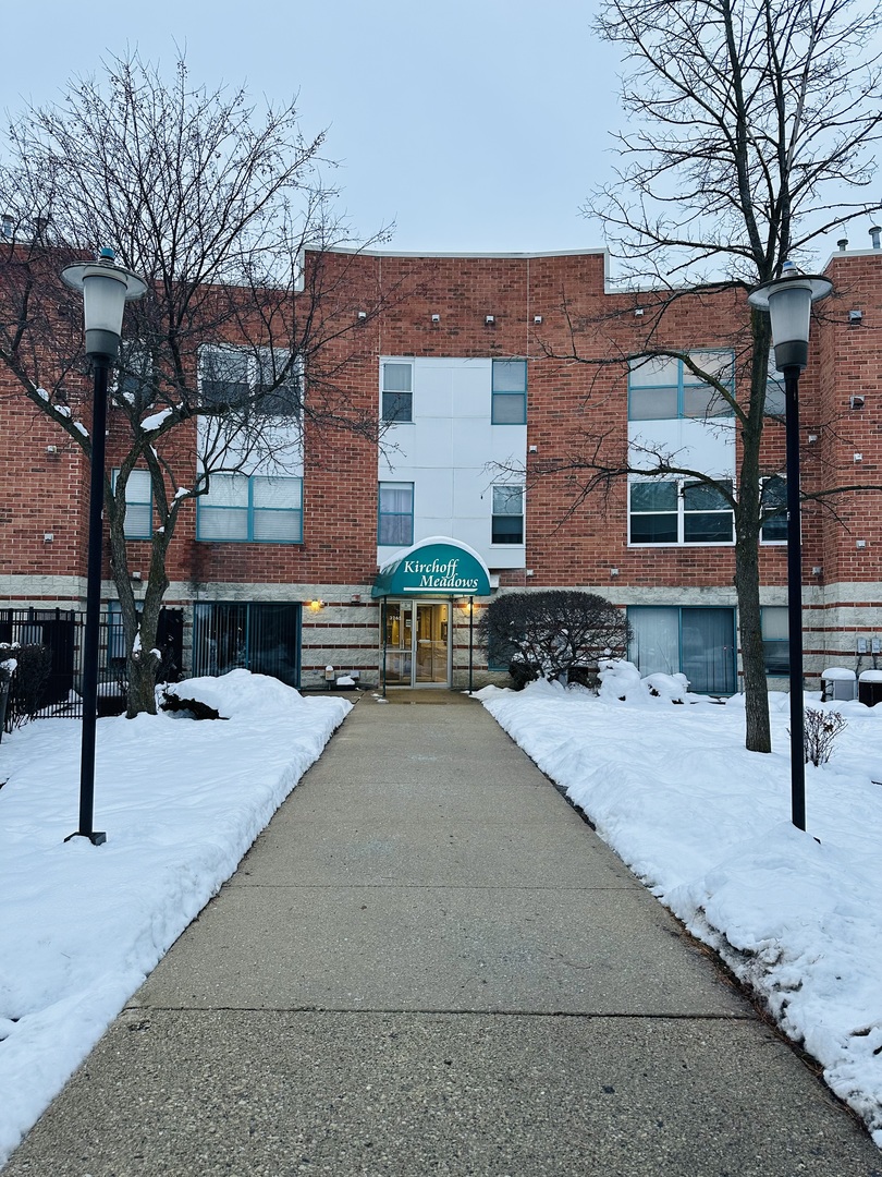 3255 Kirchoff Road #106, Rolling Meadows, IL 60008