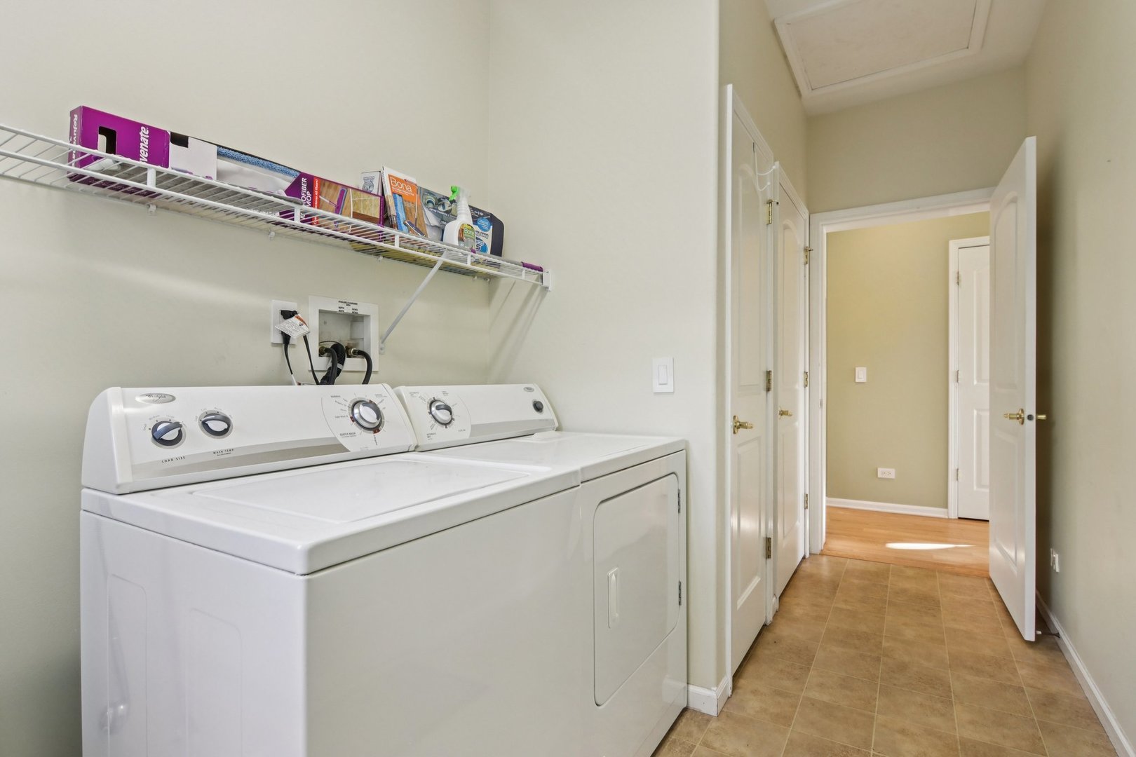 328 Legacy Court, Grayslake, IL 60030