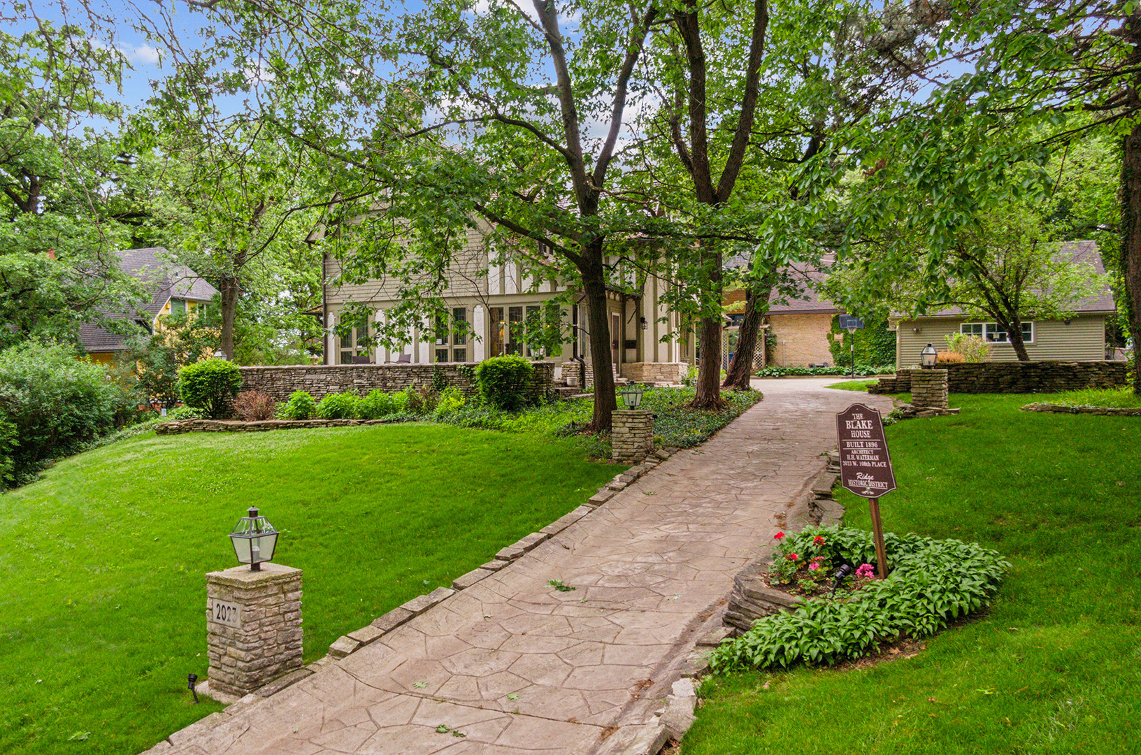 2023-2027 W 108th Place, Chicago, IL 60643