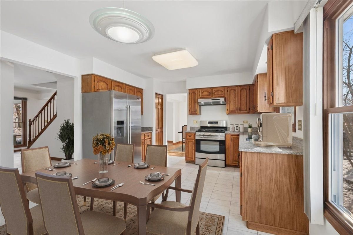 260 N Fiore Parkway, Vernon Hills, IL 60061