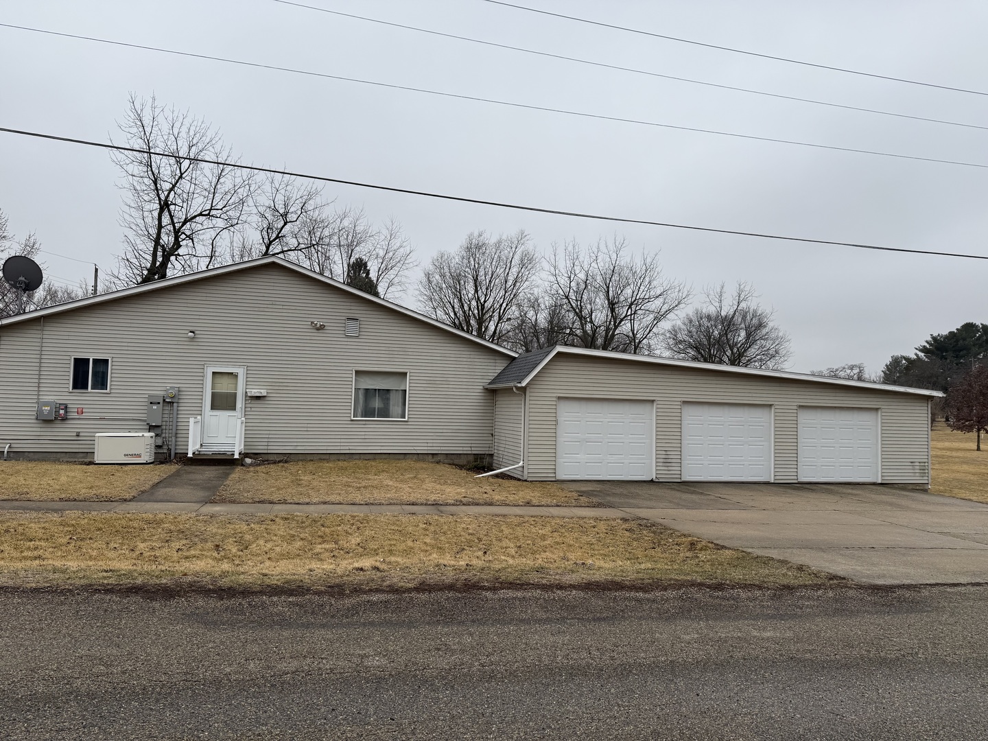 319 N Fourth Street, Neponset, IL 61345