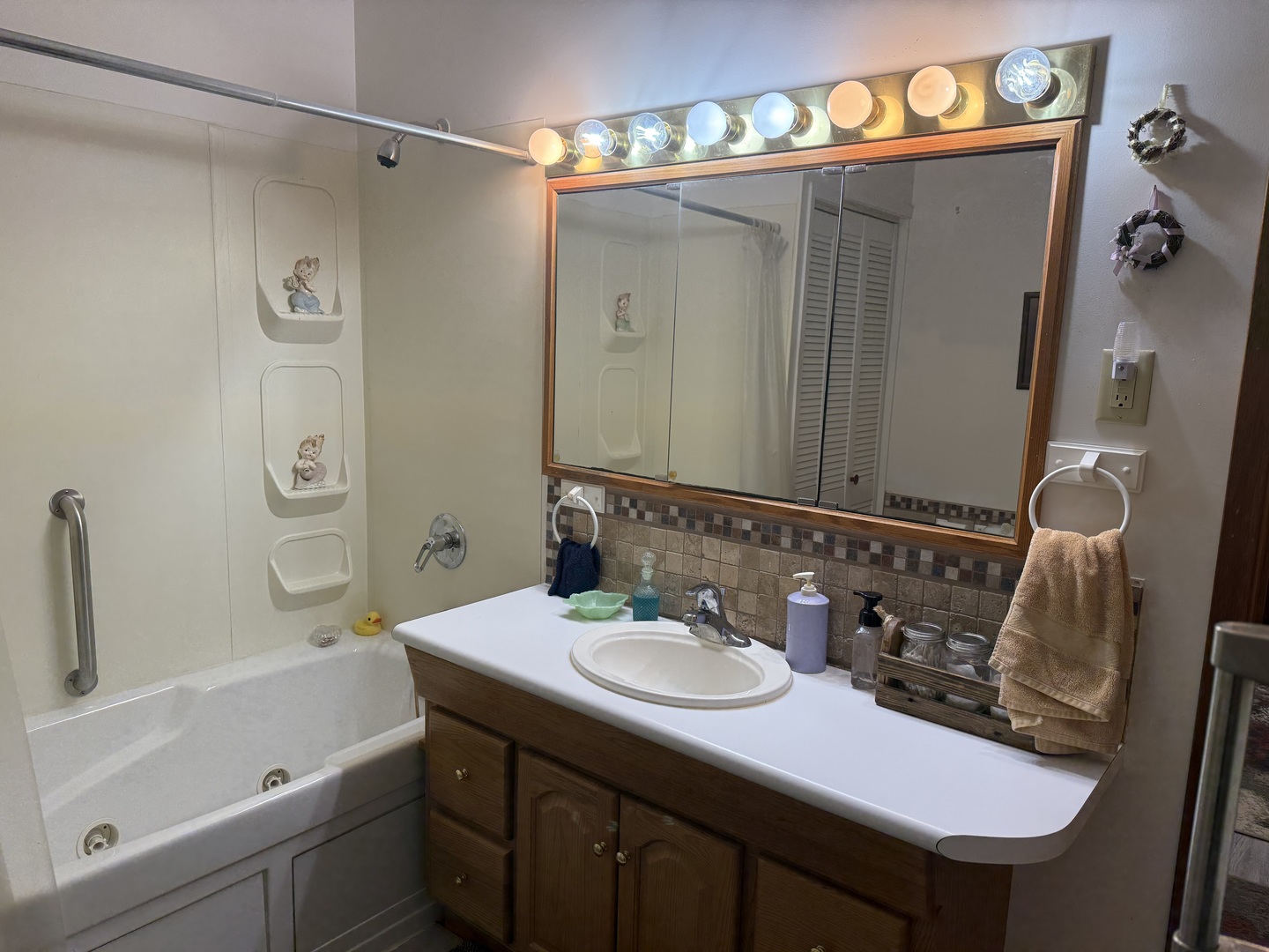 319 N Fourth Street, Neponset, IL 61345