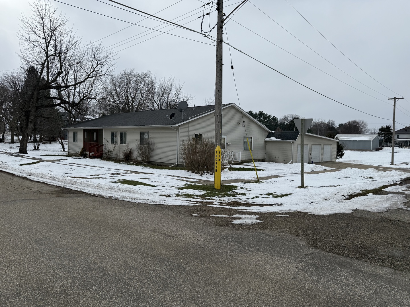 319 N Fourth Street, Neponset, IL 61345