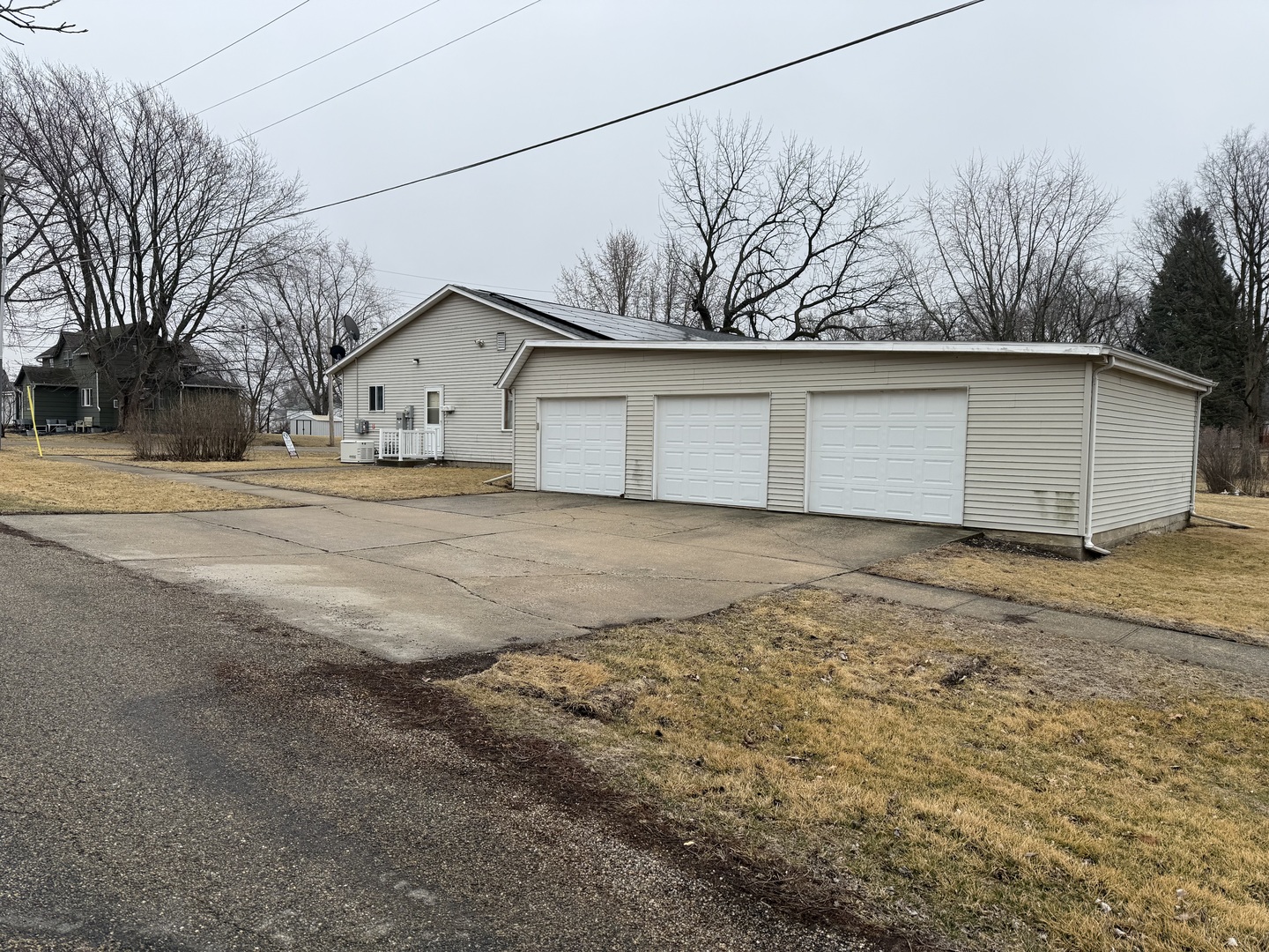 319 N Fourth Street, Neponset, IL 61345