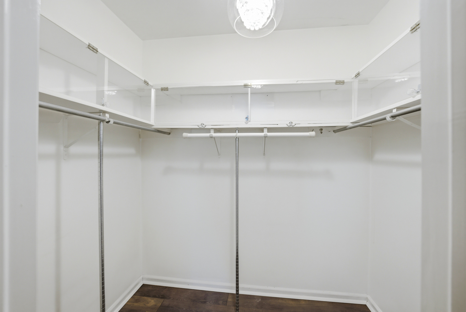 220 Dato Drive, Streamwood, IL 60107