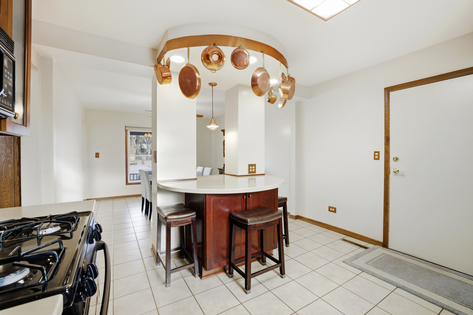 220 Dato Drive, Streamwood, IL 60107