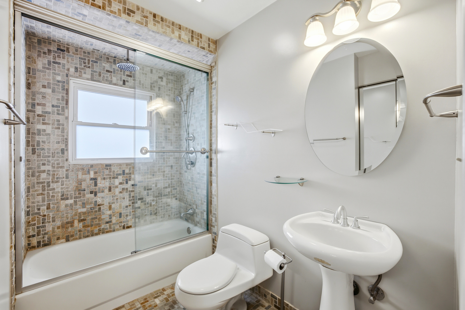 220 Dato Drive, Streamwood, IL 60107