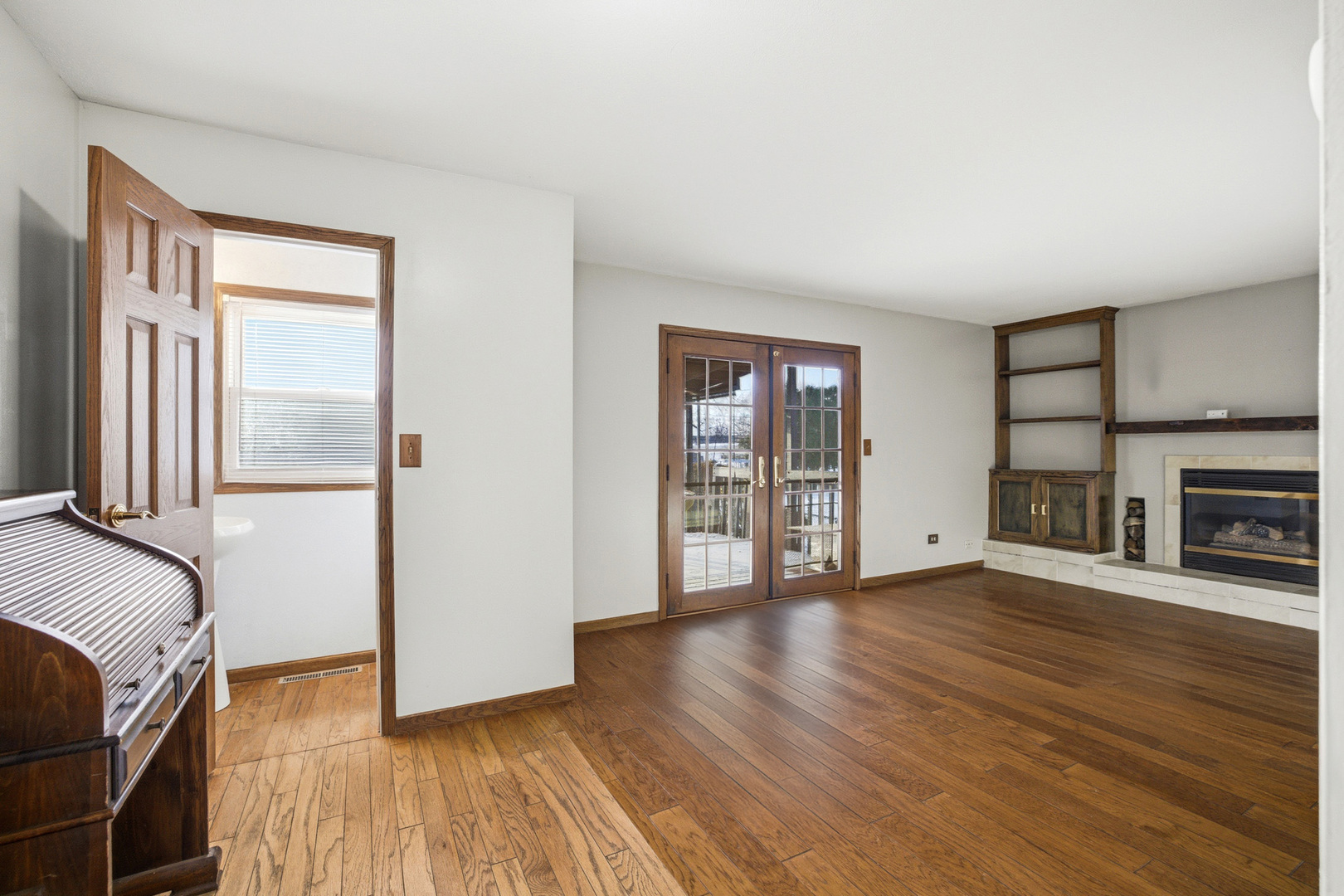 220 Dato Drive, Streamwood, IL 60107