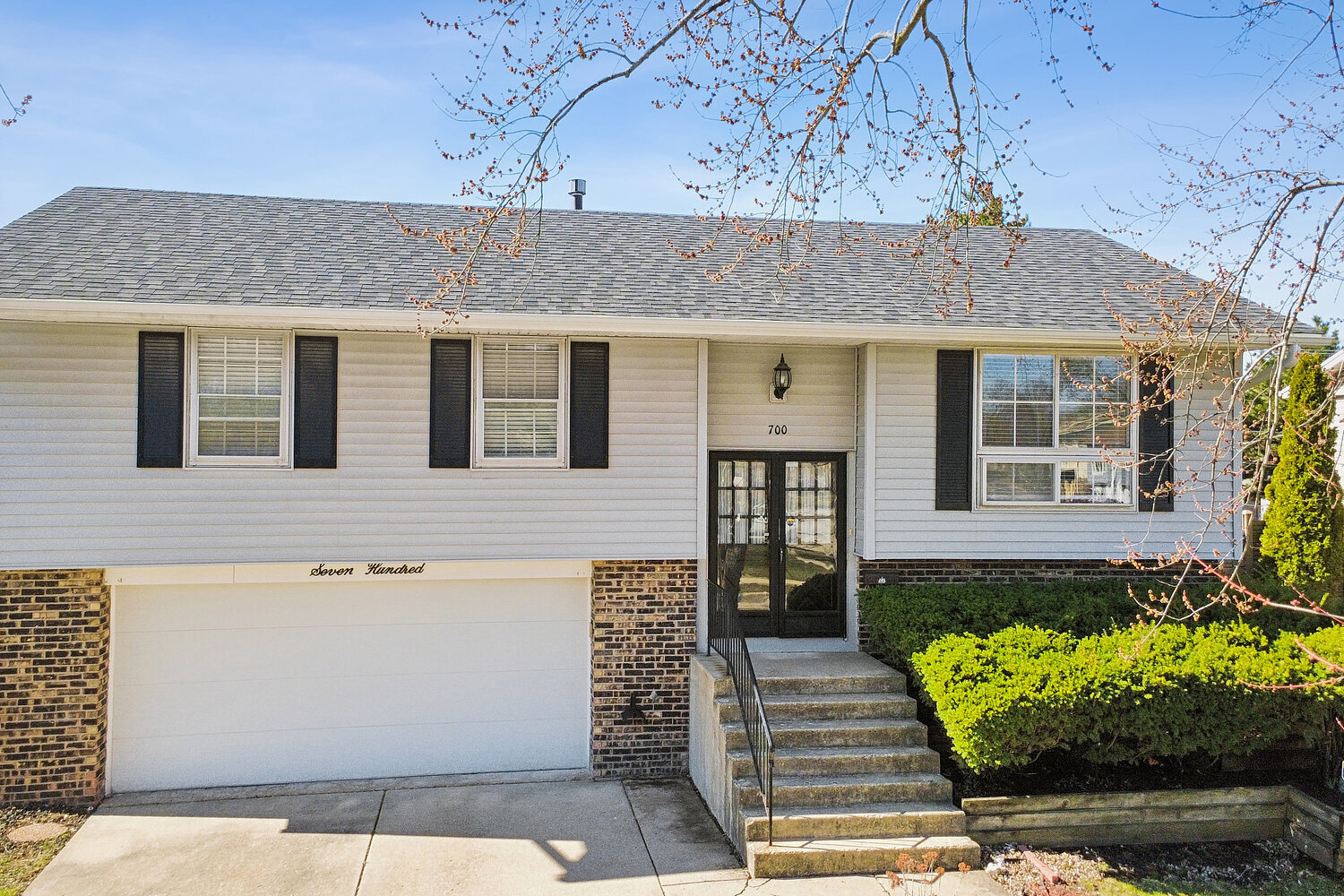 700 Hayward Avenue, Streamwood, IL 60107