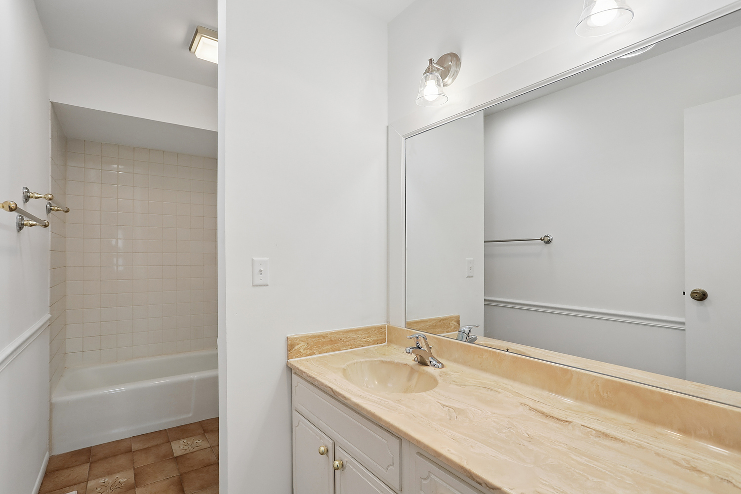 700 Hayward Avenue, Streamwood, IL 60107