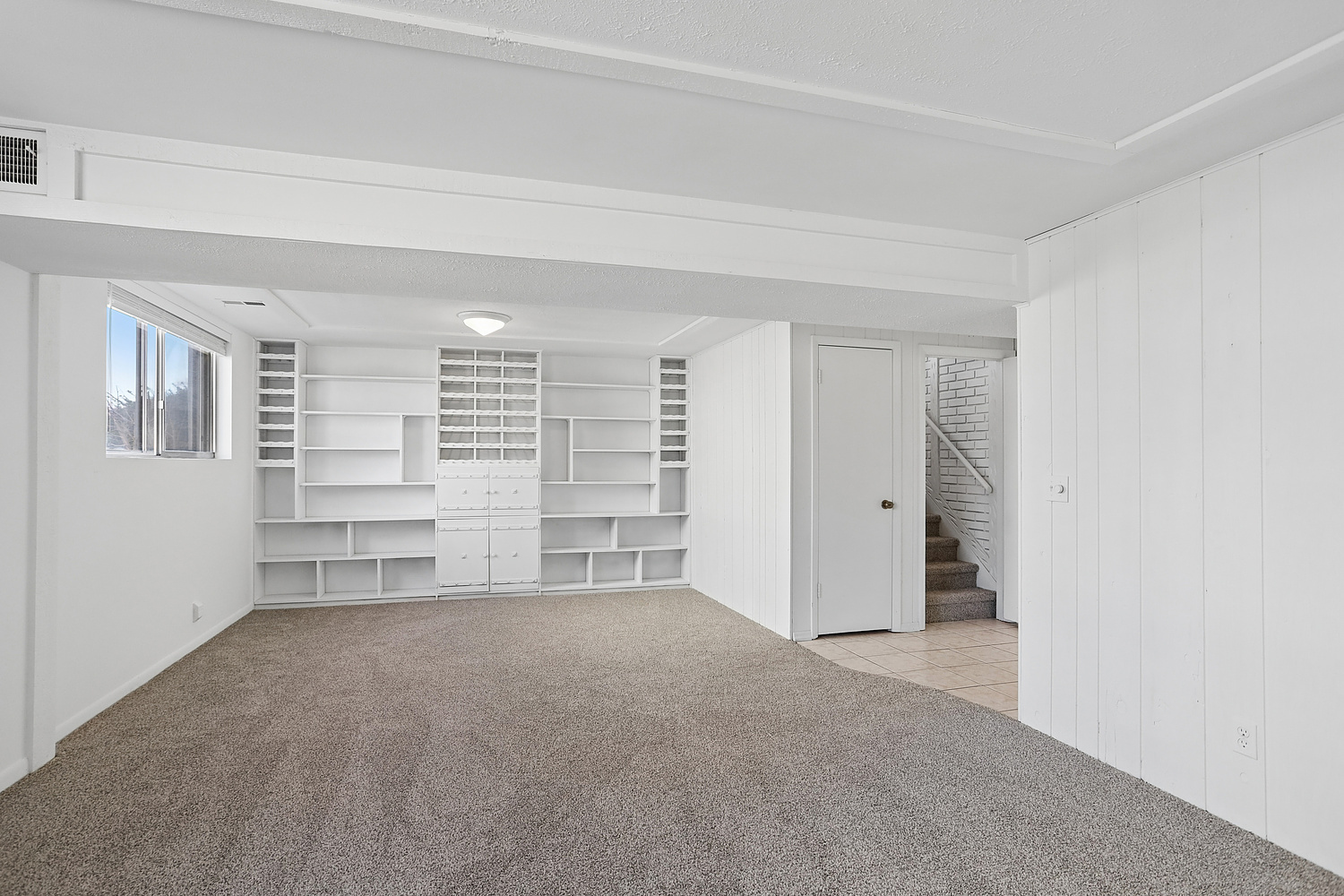 700 Hayward Avenue, Streamwood, IL 60107