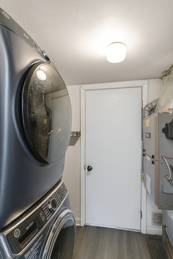 1941 Quaker Hollow Lane #1941, Streamwood, IL 60107