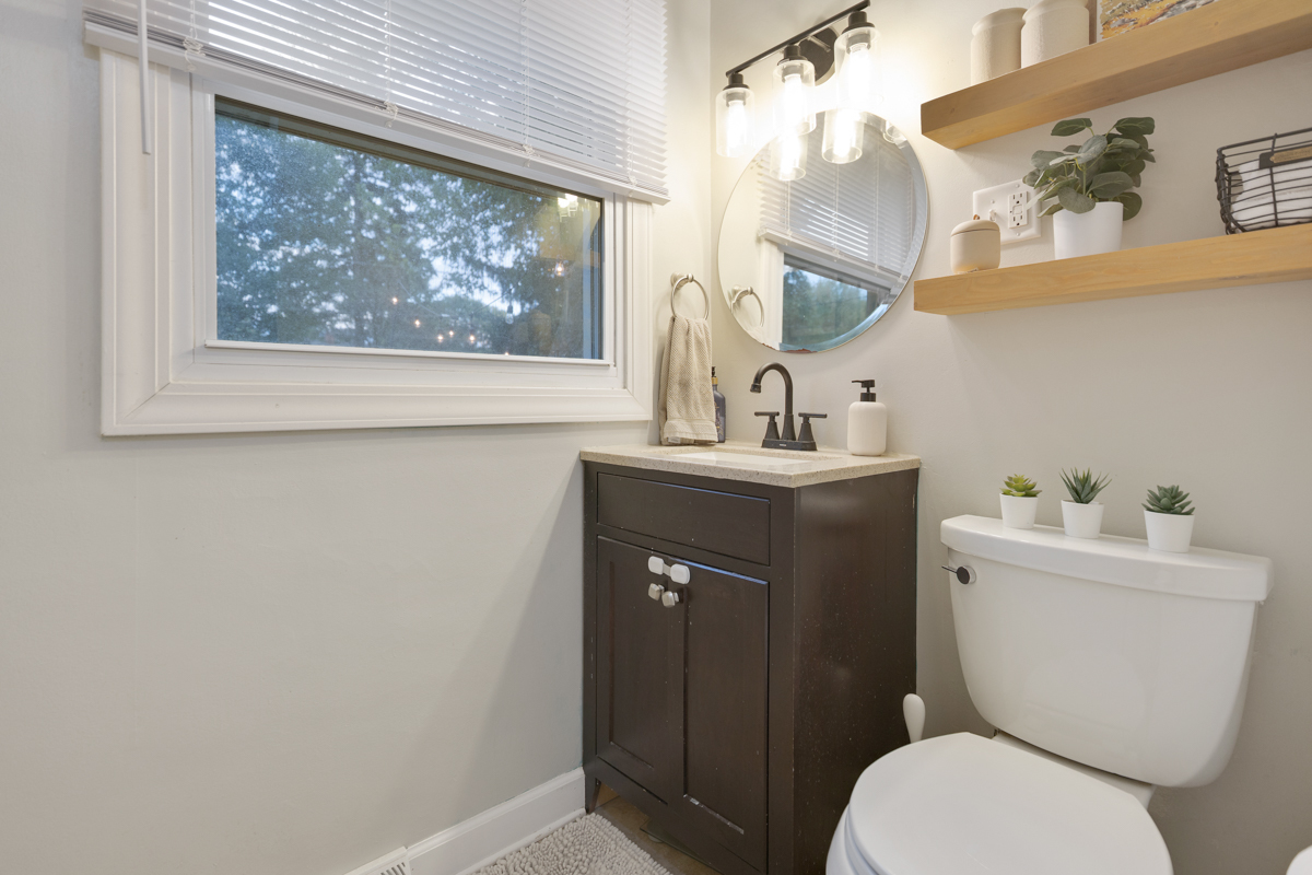 328 S 14TH Street, St. Charles, IL 60174