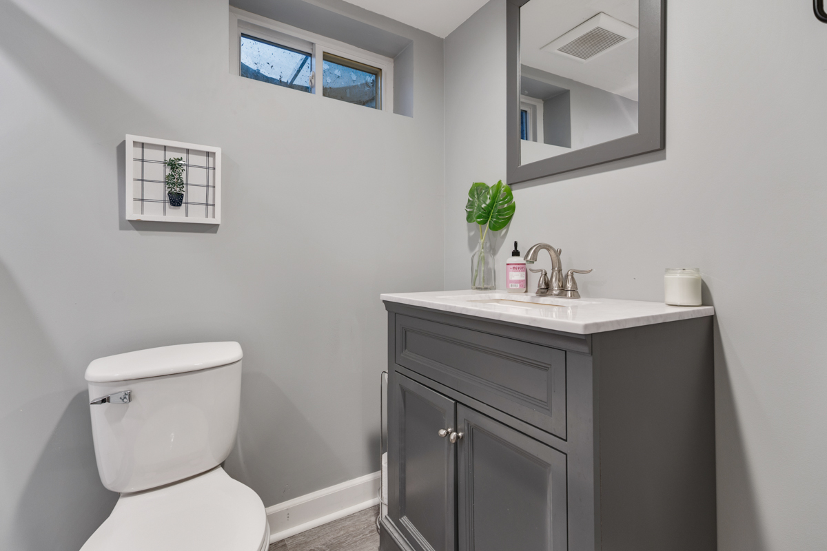 328 S 14TH Street, St. Charles, IL 60174