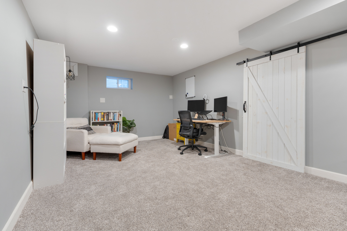 328 S 14TH Street, St. Charles, IL 60174