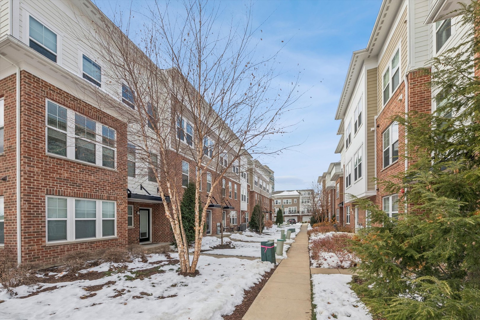 3562 SAWGRASS Drive, Woodridge, IL 60517