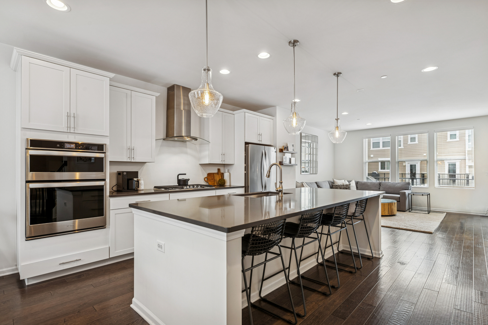 3562 SAWGRASS Drive, Woodridge, IL 60517