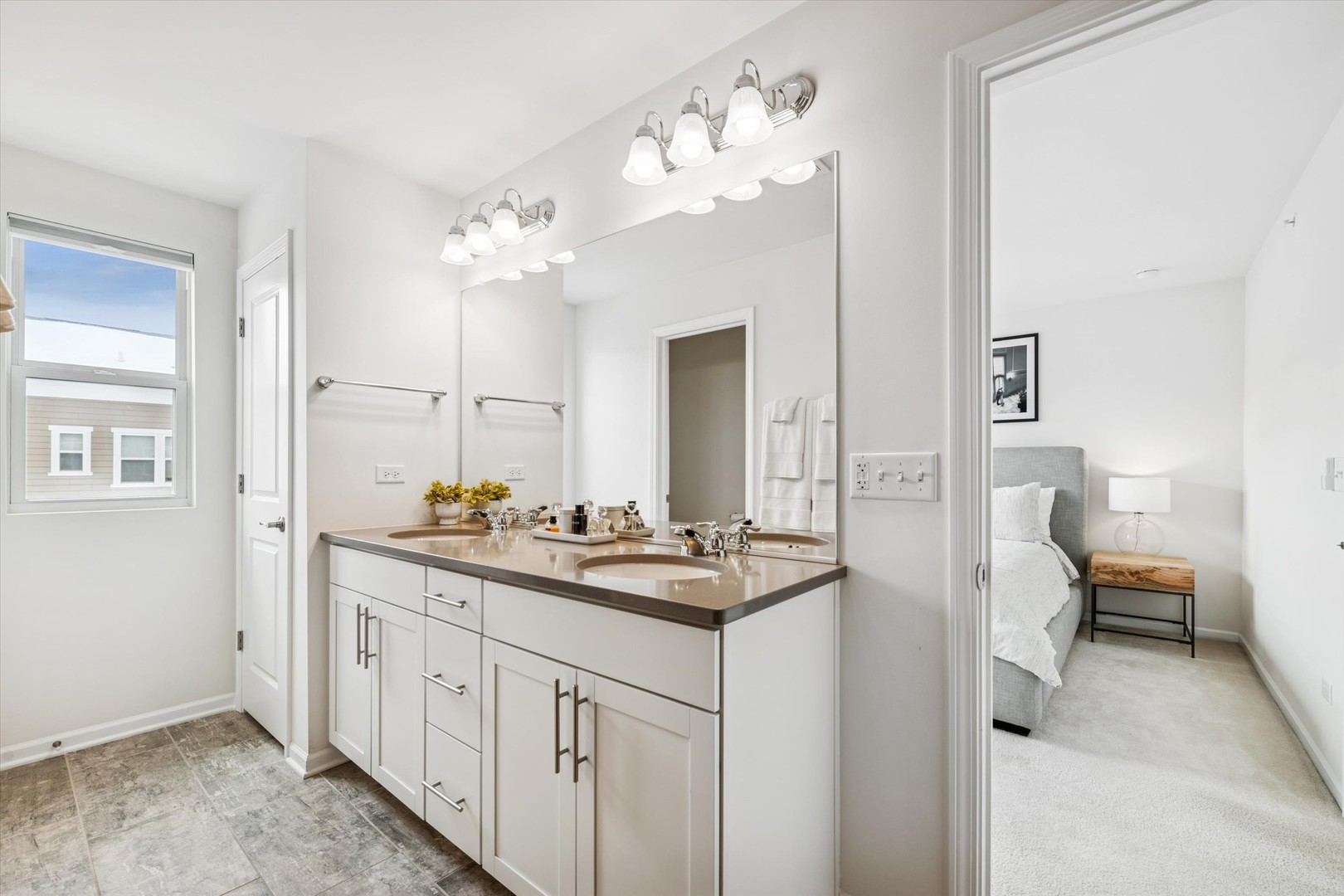 3562 SAWGRASS Drive, Woodridge, IL 60517