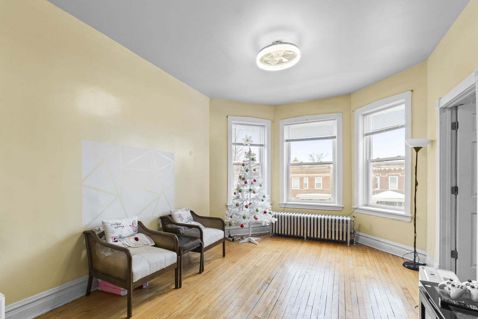 4920 W Iowa Street, Chicago, IL 60651