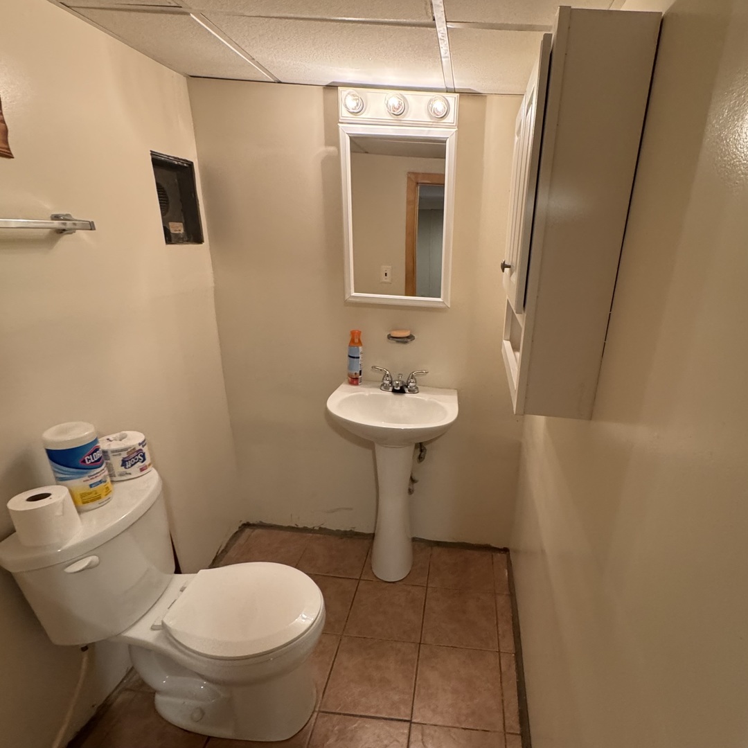 8936 S Oglesby Avenue, Chicago, IL 60617