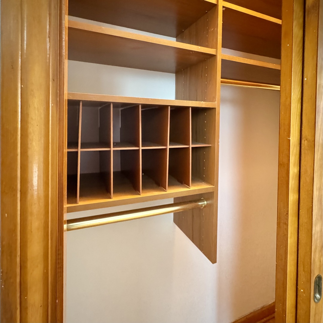 8936 S Oglesby Avenue, Chicago, IL 60617