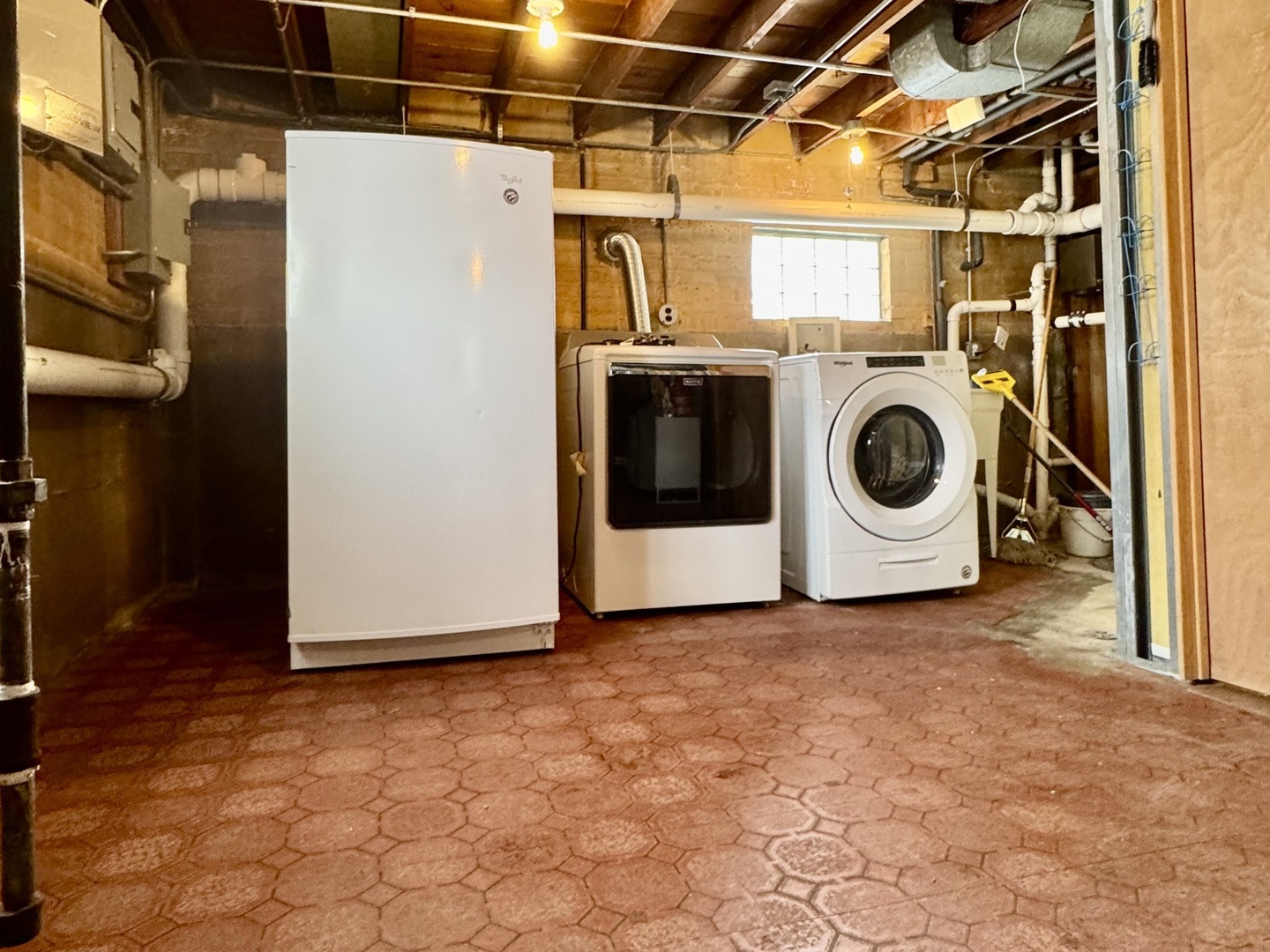 8936 S Oglesby Avenue, Chicago, IL 60617