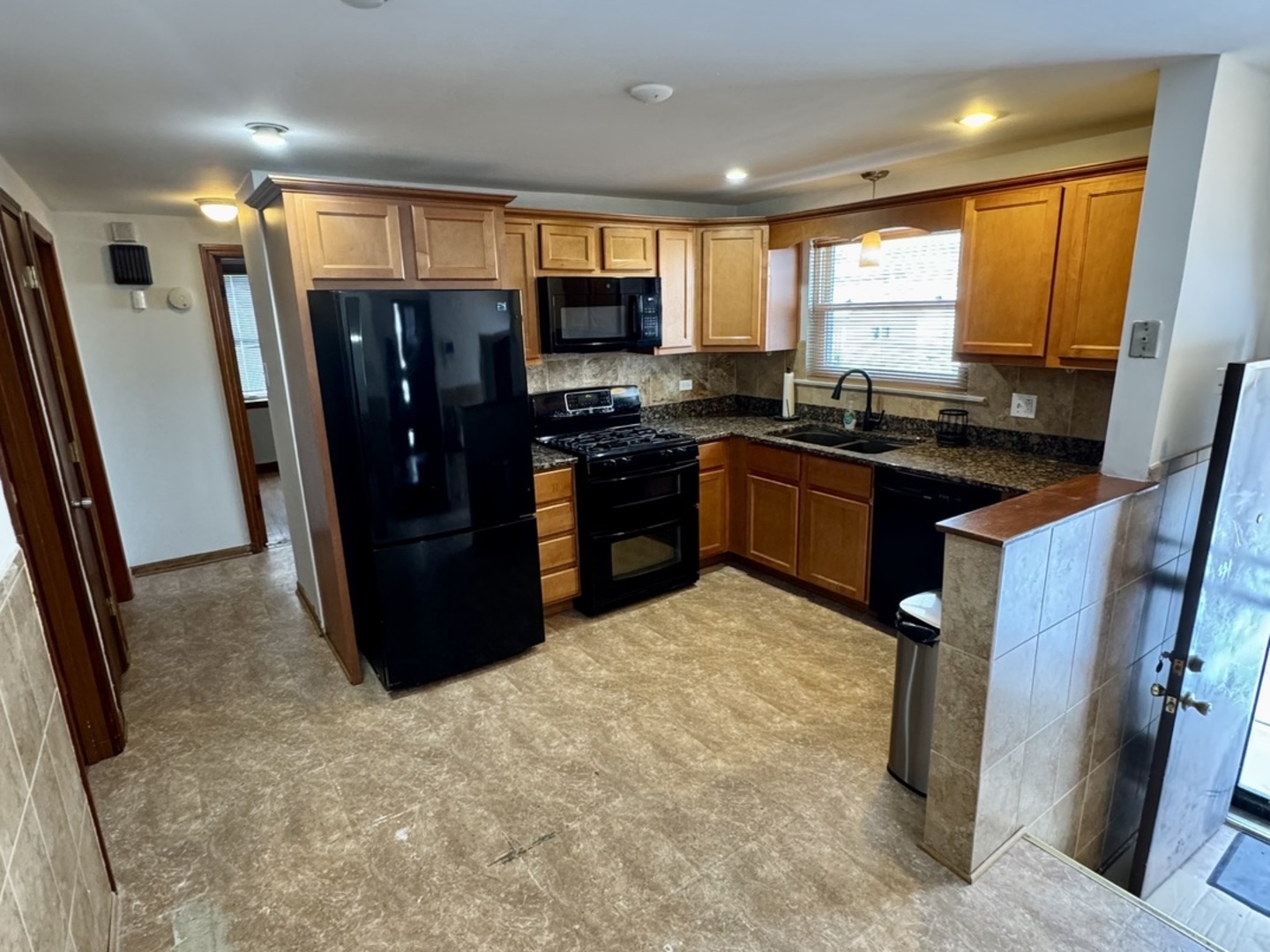 8936 S Oglesby Avenue, Chicago, IL 60617