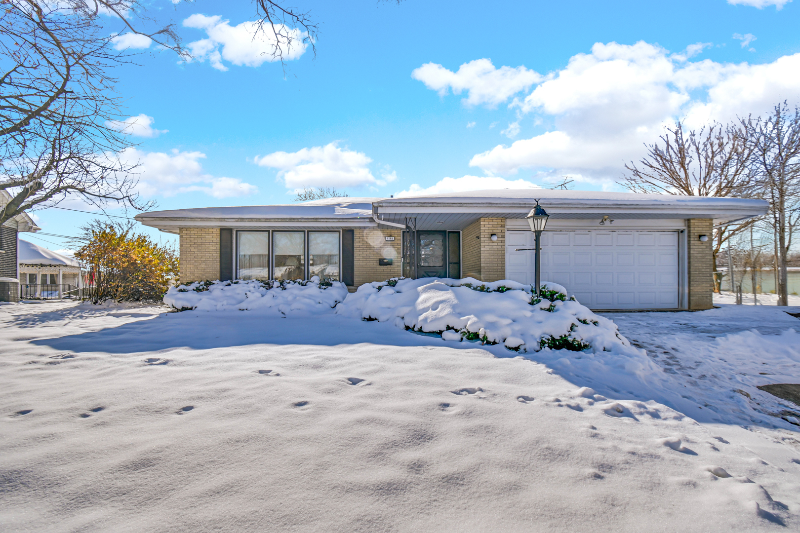 1161 E 171st Court, South Holland, IL 60473