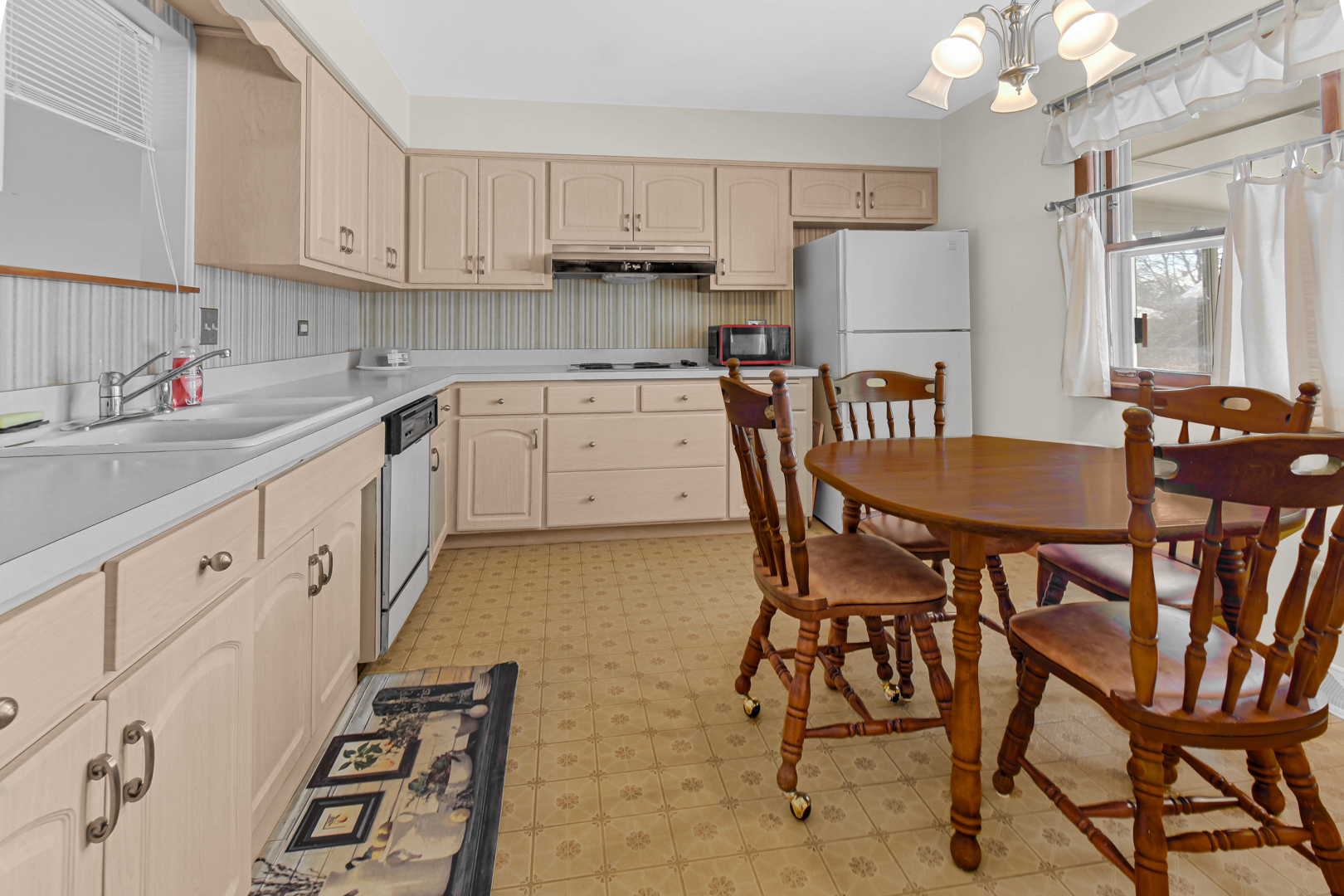 1161 E 171st Court, South Holland, IL 60473