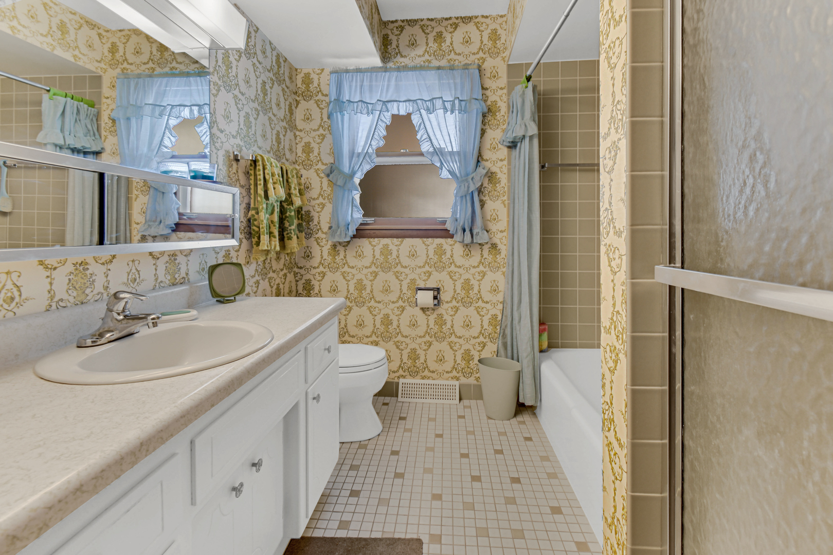 1161 E 171st Court, South Holland, IL 60473