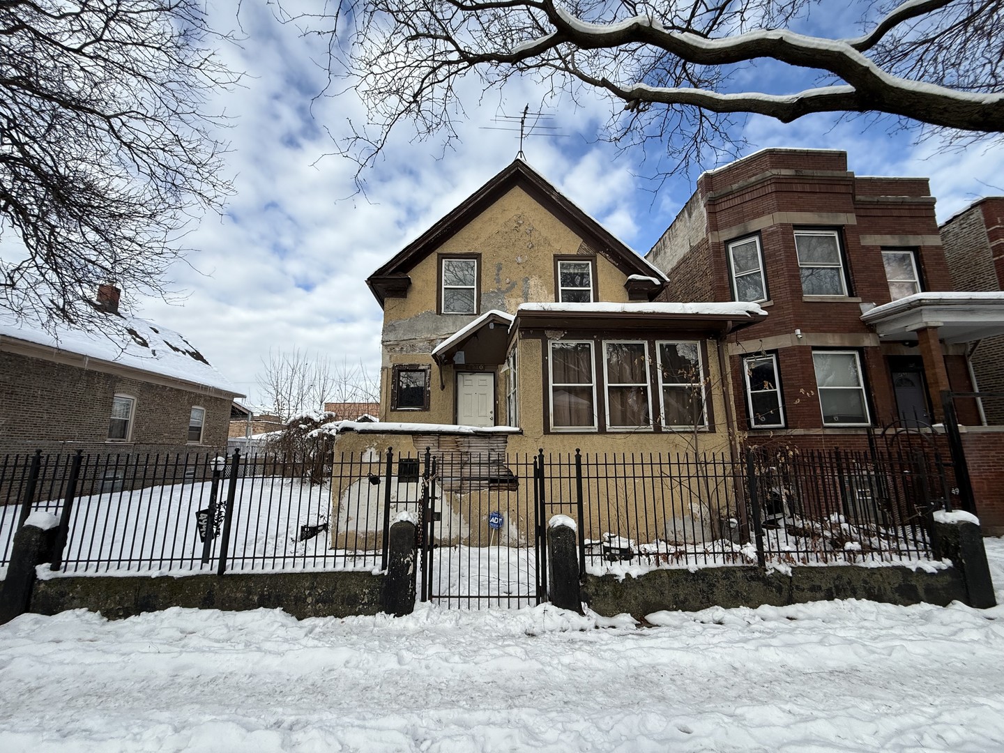 4940 W Superior Street, Chicago, IL 60644