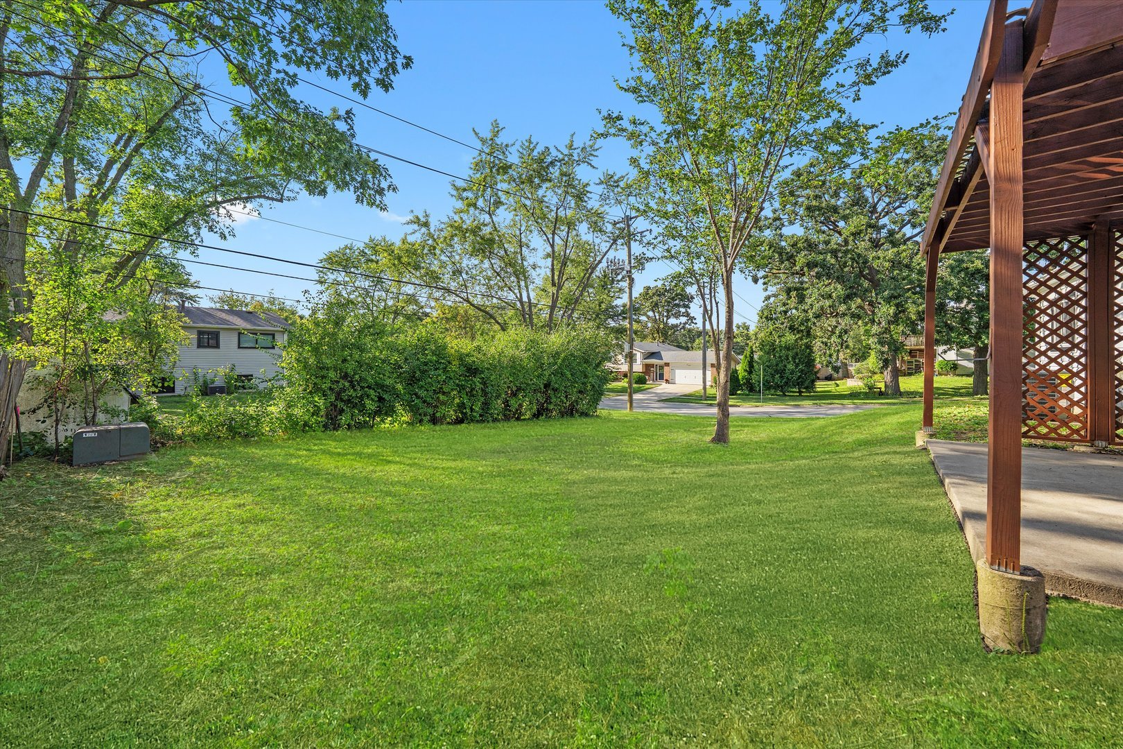 8040 Geneva Street, Woodridge, IL 60517