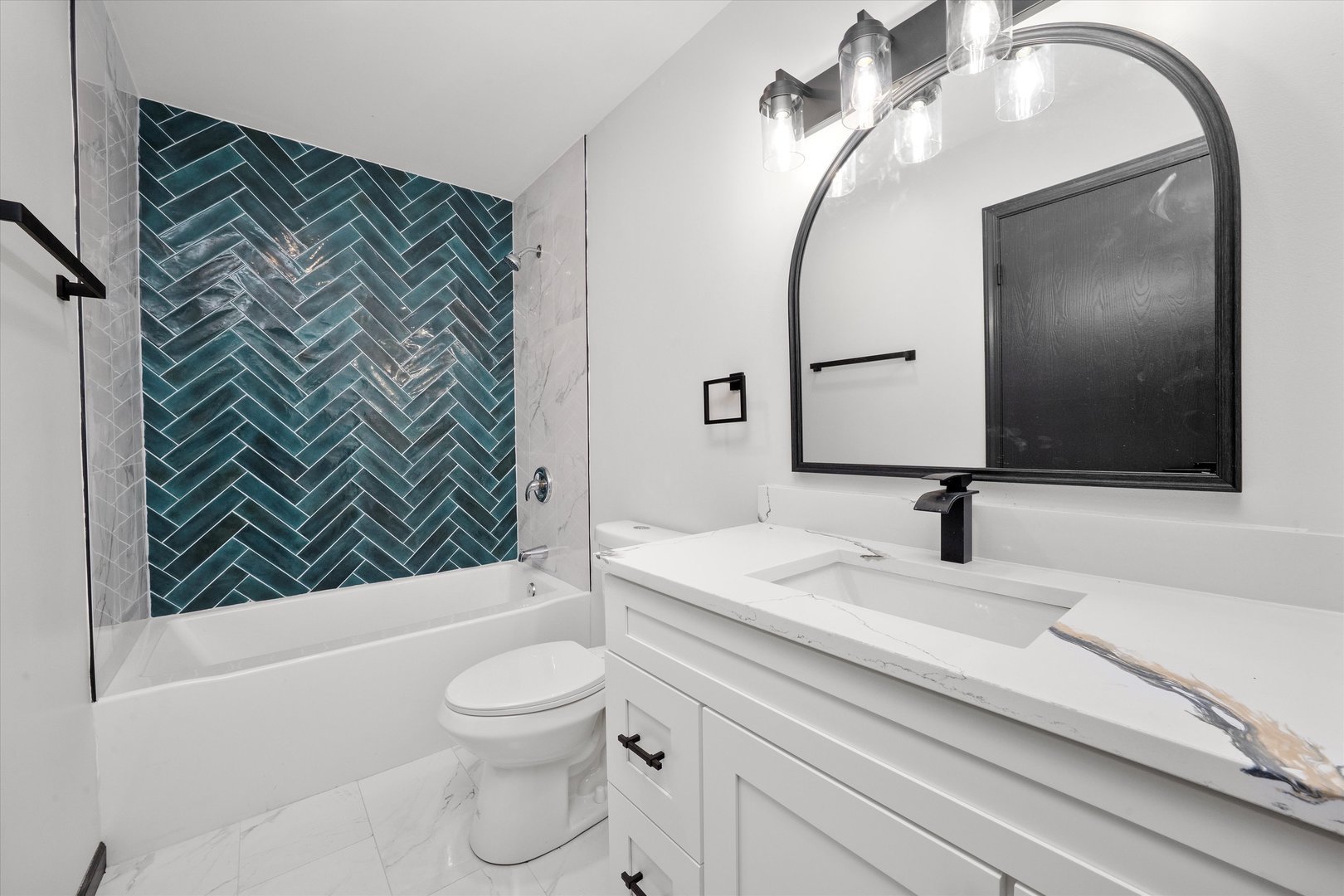 8040 Geneva Street, Woodridge, IL 60517