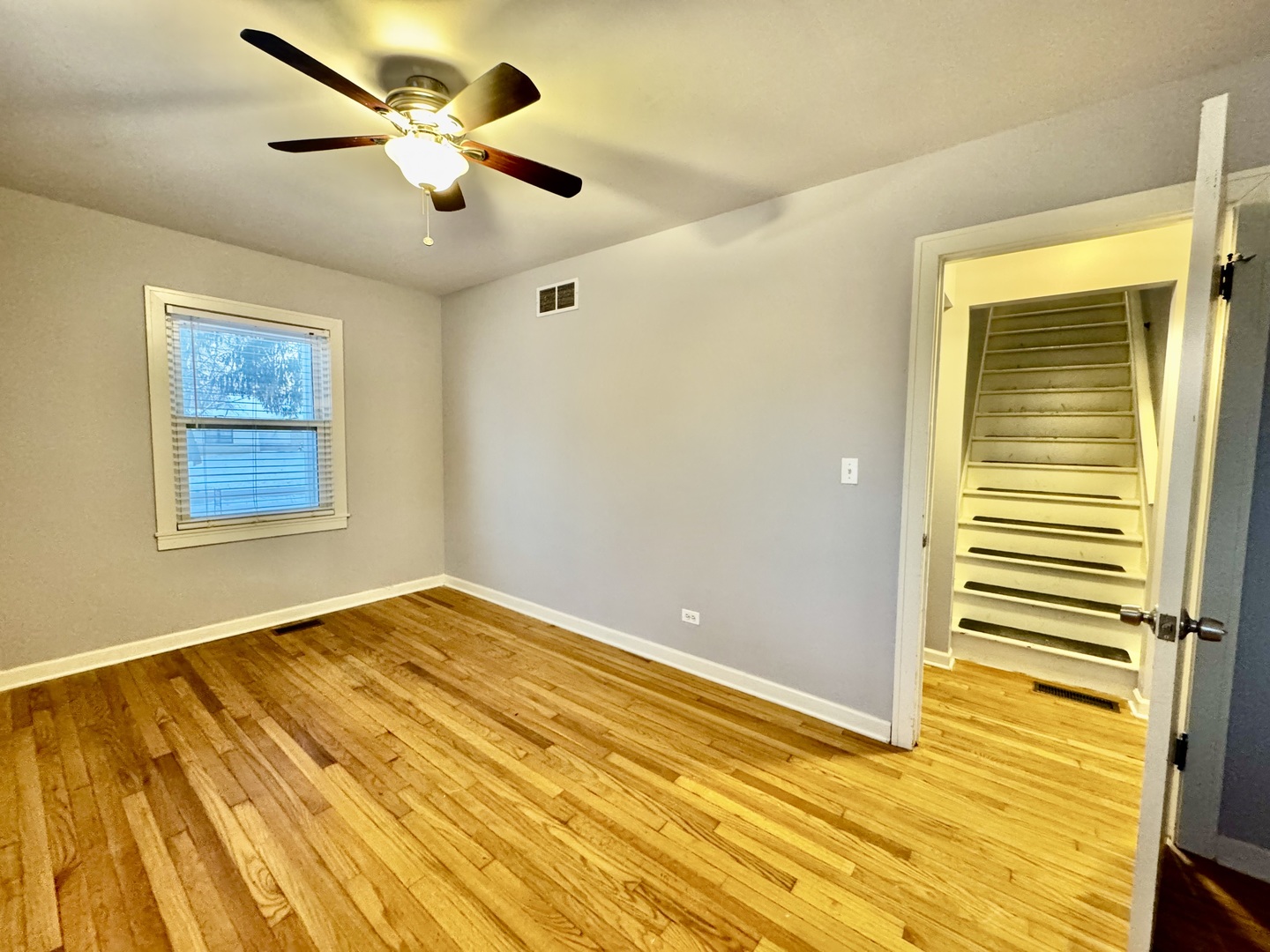 28W471 BATAVIA Road, Warrenville, IL 60555