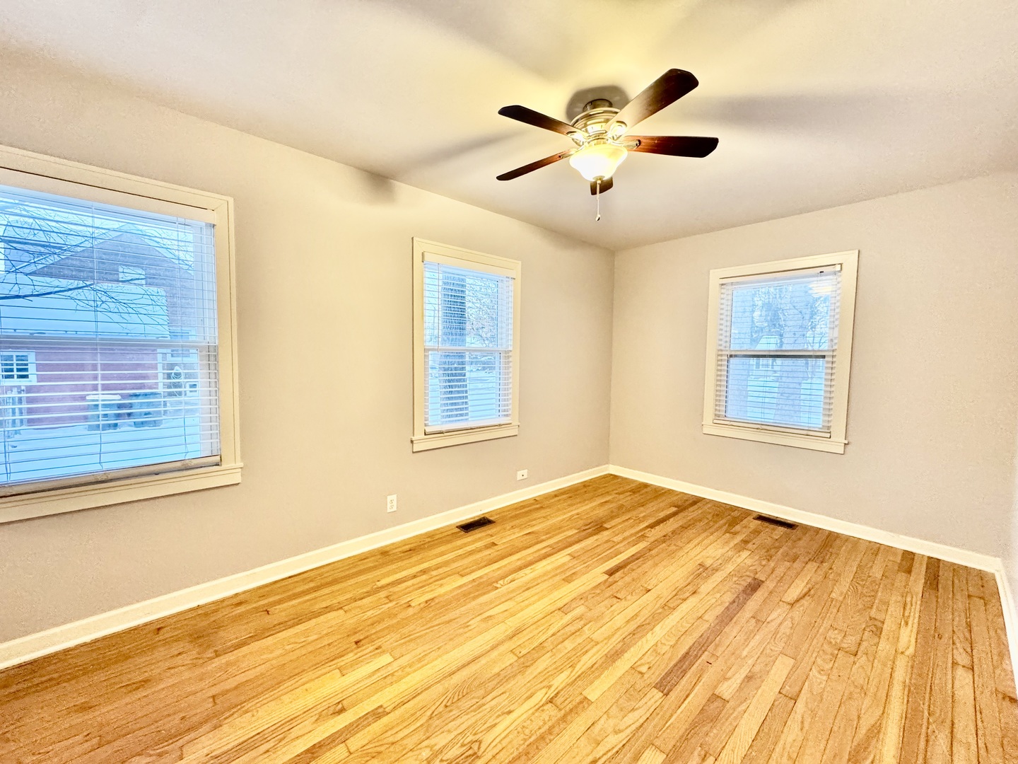 28W471 BATAVIA Road, Warrenville, IL 60555