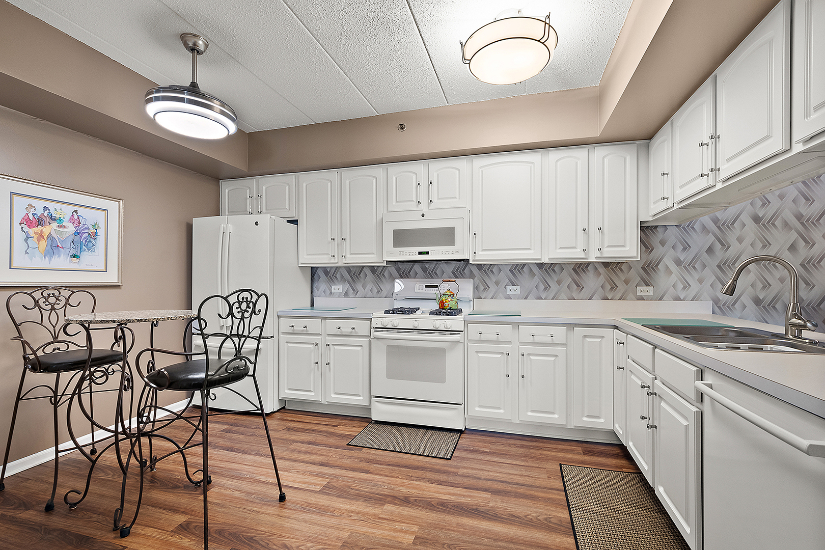 7841 W 157th Street #208, Orland Park, IL 60462