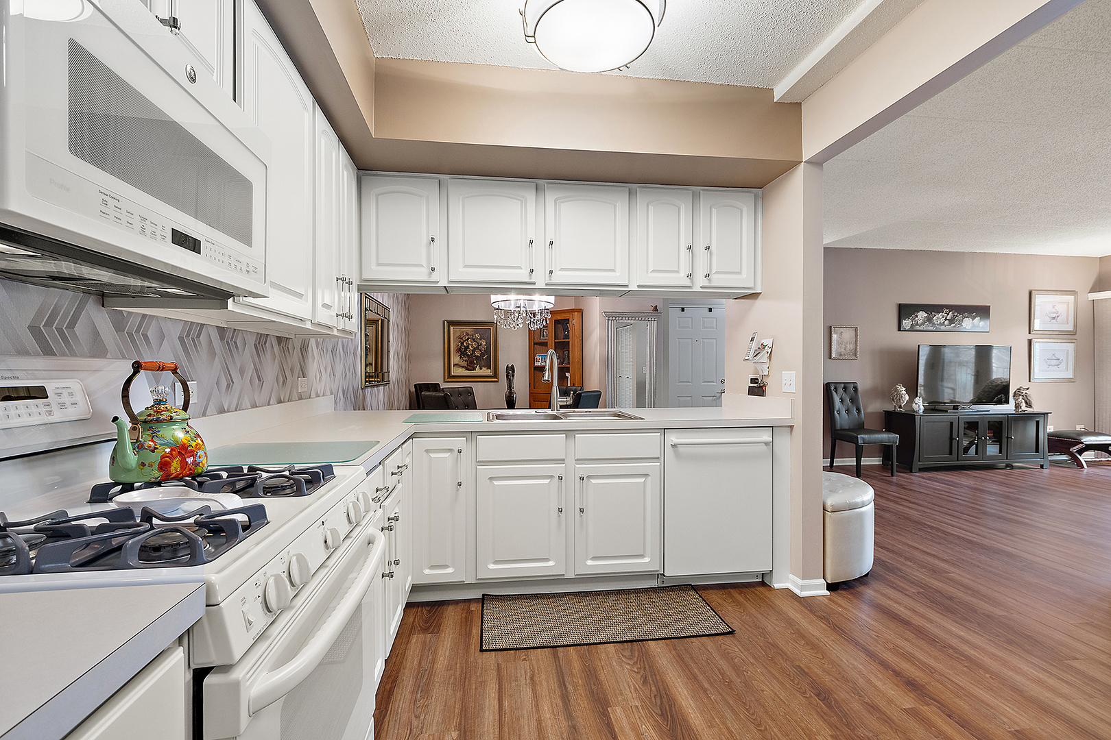 7841 W 157th Street #208, Orland Park, IL 60462