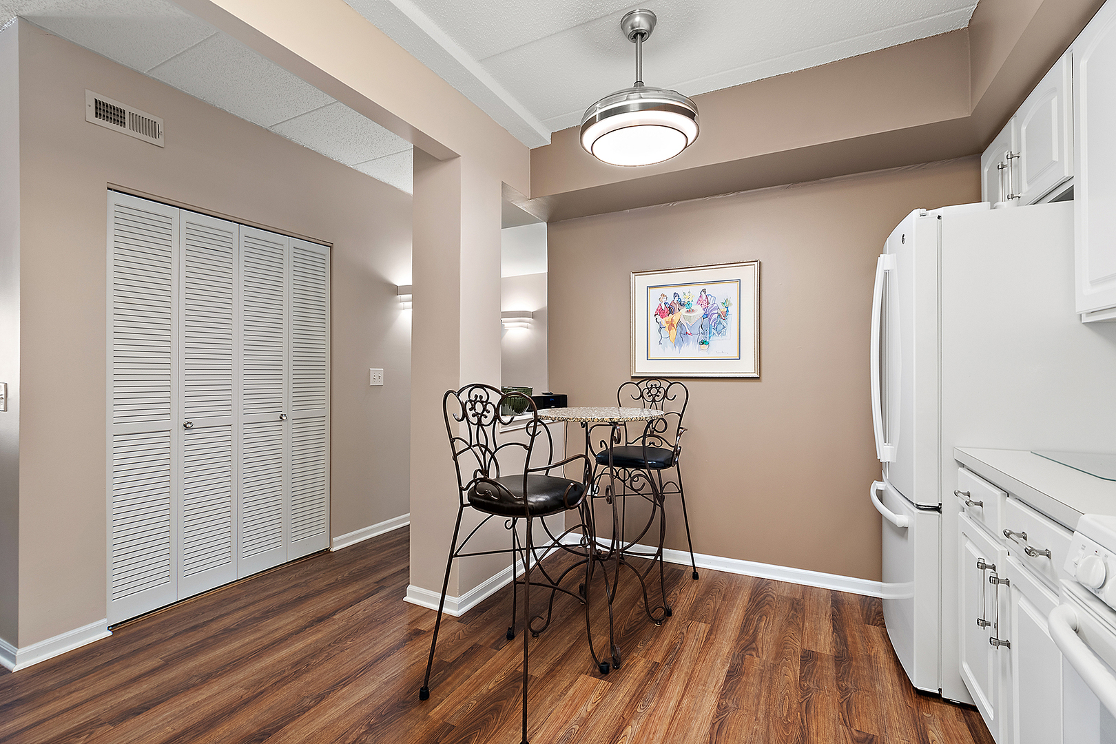 7841 W 157th Street #208, Orland Park, IL 60462