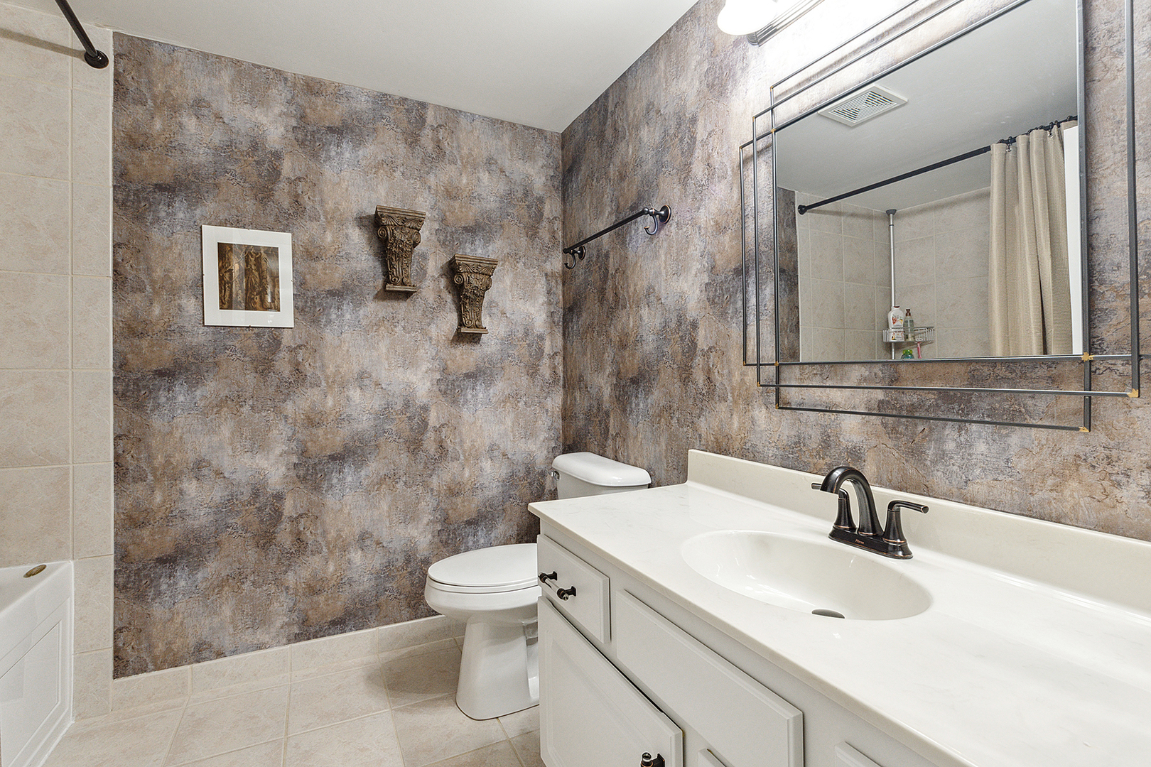 7841 W 157th Street #208, Orland Park, IL 60462