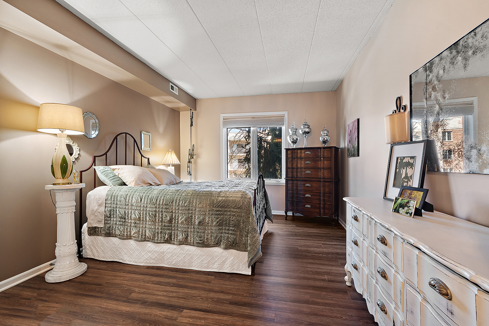 7841 W 157th Street #208, Orland Park, IL 60462