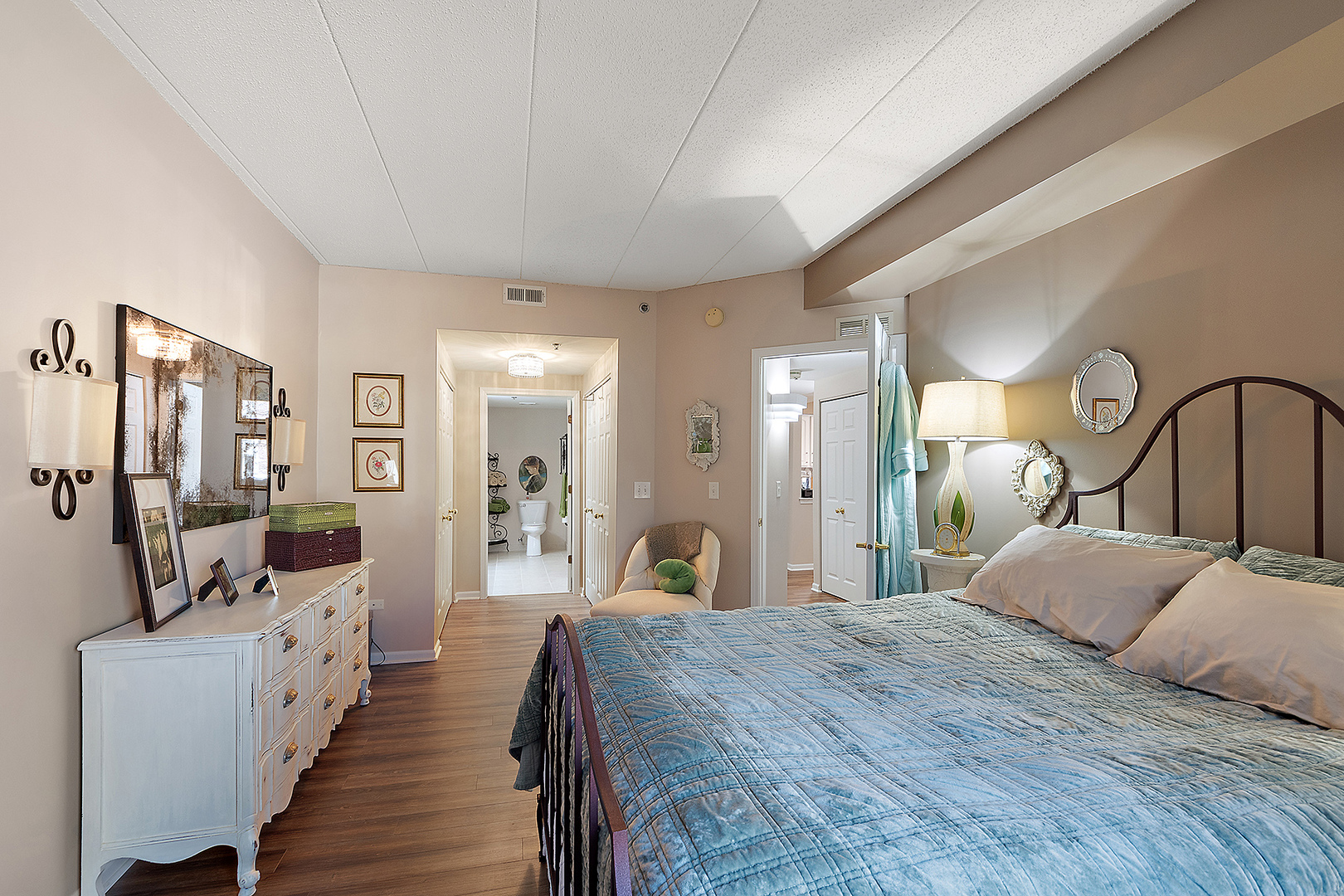 7841 W 157th Street #208, Orland Park, IL 60462