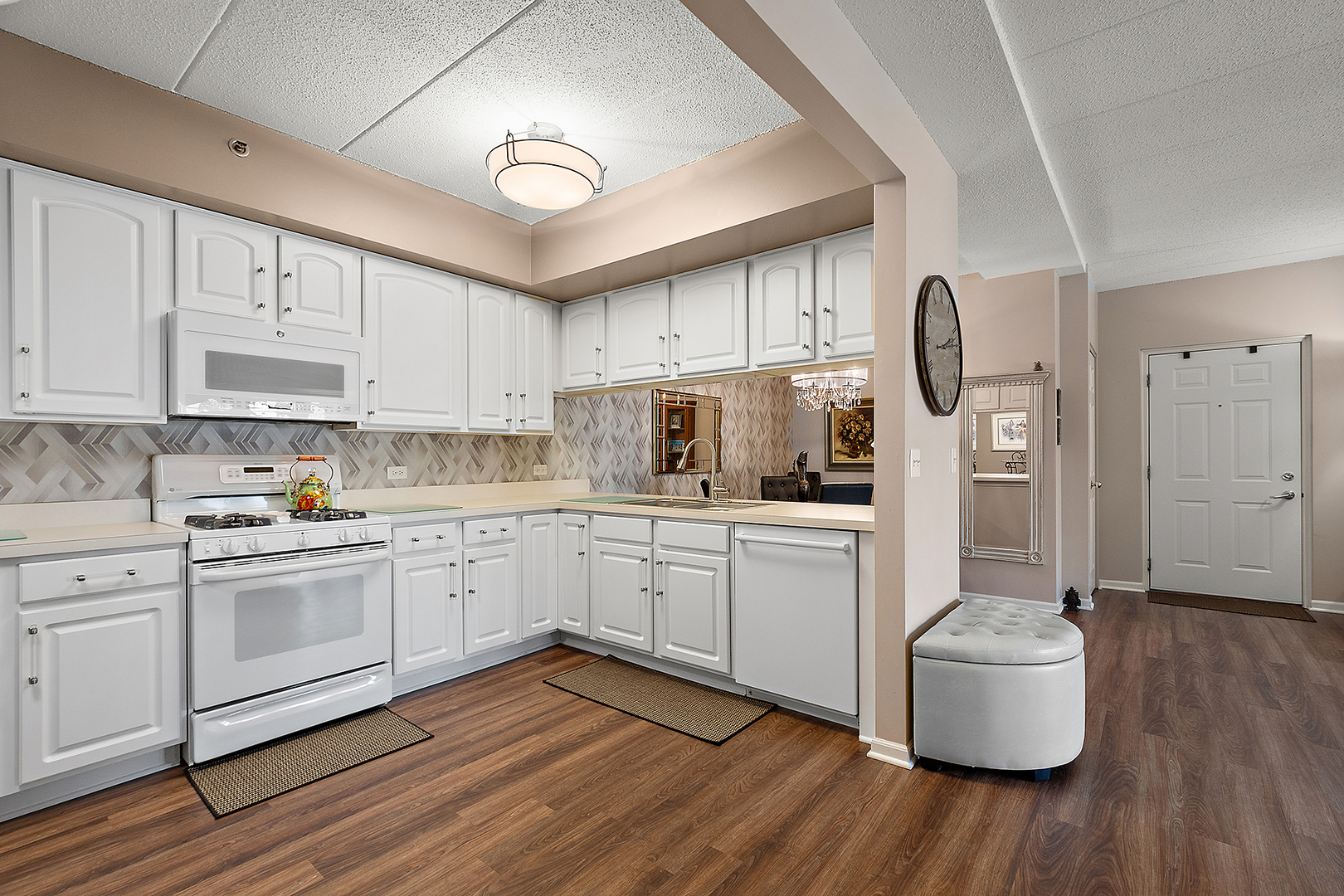 7841 W 157th Street #208, Orland Park, IL 60462