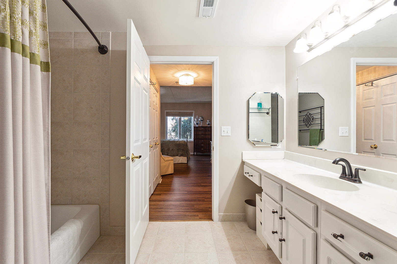 7841 W 157th Street #208, Orland Park, IL 60462